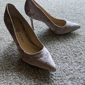 Gold Katy Perry heels